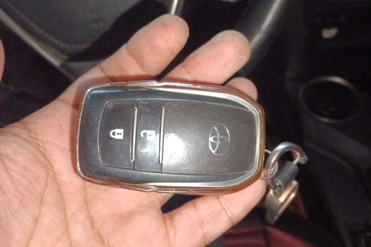 Used Toyota RAV4 2013 2.0L CVT Four-Wheel Drive New Edition Vehicle Key