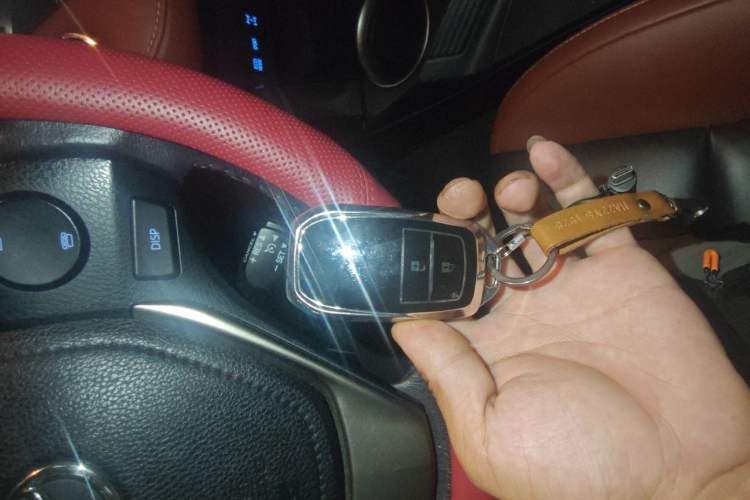 Used Toyota RAV4 2013 2.5L Automatic 4x4 Elite Edition Vehicle Key