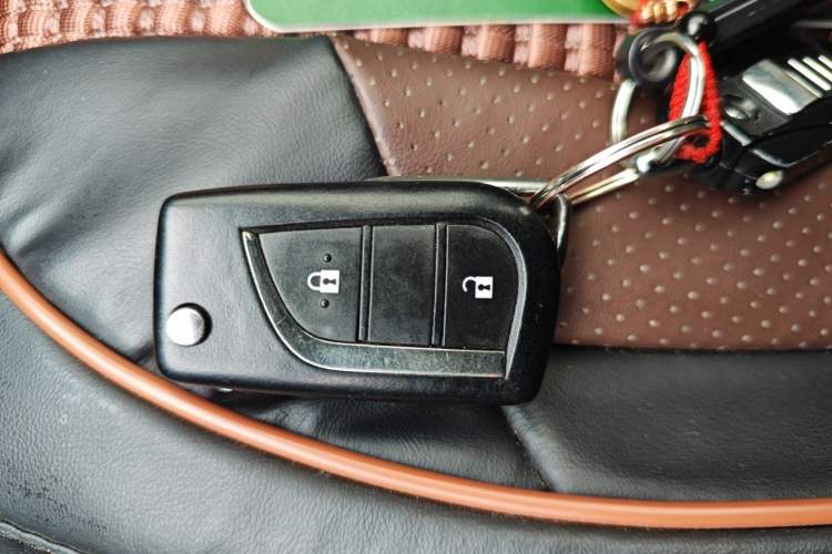 Used Toyota RAV4 2013 2.0L Manual Two-Wheel Drive Urban Edition Vehicle Key