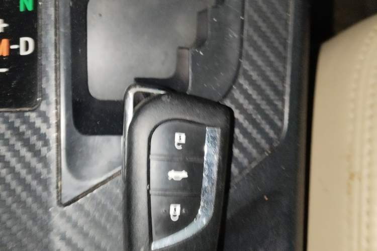 Used Toyota RAV4 2013 2.0L CVT Four-Wheel Drive Fashion Edition Vehicle Key