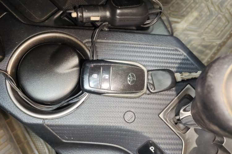 Used Toyota RAV4 2013 2.5L Automatic 4x4 Elite Edition Vehicle Key