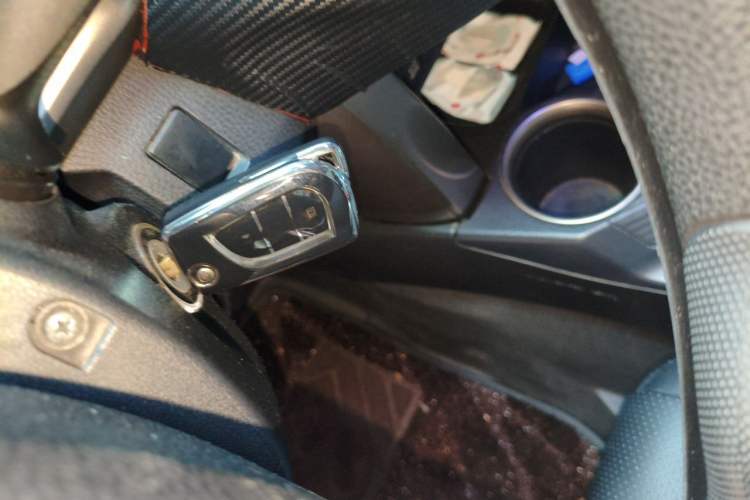 Used Toyota RAV4 2013 2.0L CVT Two-Wheel Drive Urban Edition Vehicle Key
