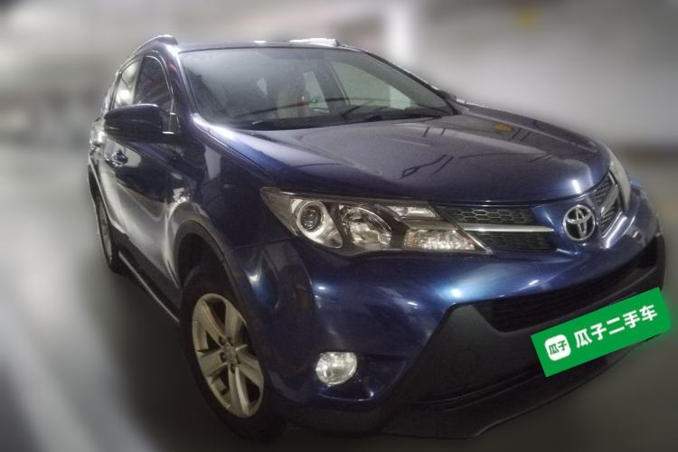 Used Toyota RAV4 2013 2.0L CVT Four-Wheel Drive Fashion Edition Front Right 45 Deg