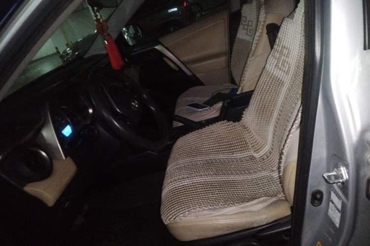 Used Toyota RAV4 2013 2.0L CVT Four-Wheel Drive Fashion Edition Left Front Seat