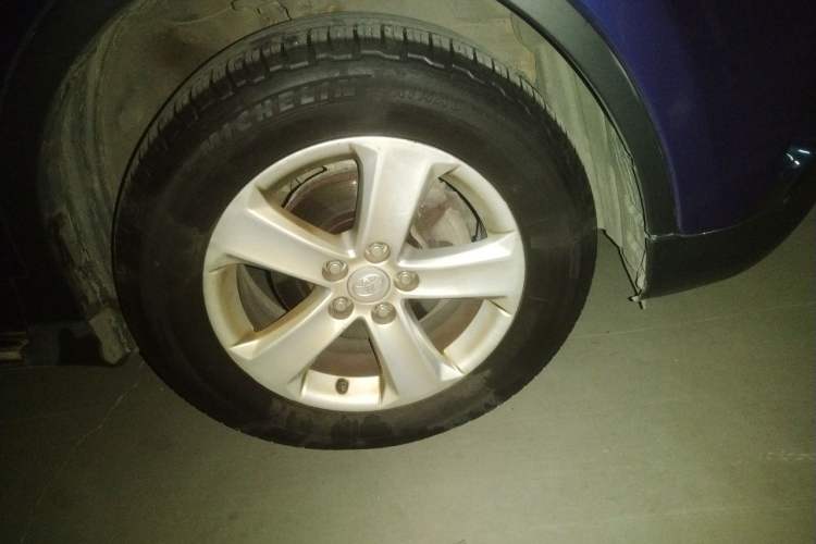 Used Toyota RAV4 2013 2.0L CVT Four-Wheel Drive Fashion Edition Right Front Wheel Hub