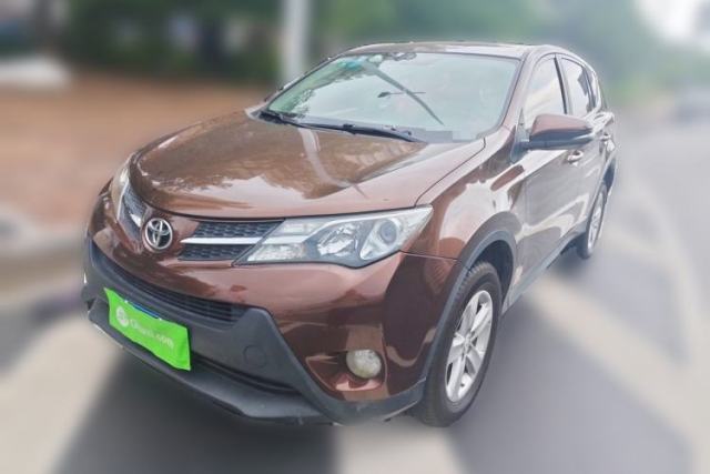 Ojetý Toyota RAV4 2013 2.0L CVT Two-Wheel Drive Urban Edition