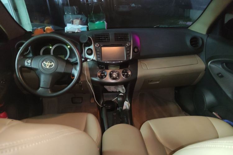 Used Toyota RAV4 2013 Special Edition 2.0L Automatic Classic Center Console
