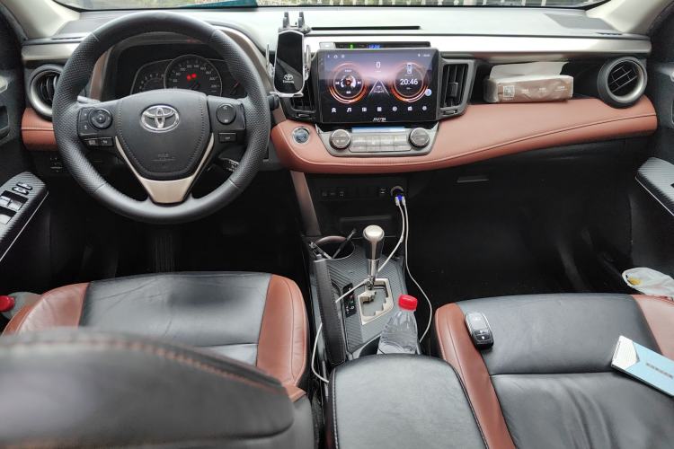 Used Toyota RAV4 2013 2.5L Automatic 4x4 Elite Edition Center Console