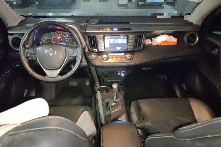 Used Toyota RAV4 2013 2.5L Automatic 4x4 Luxury Edition Center Console