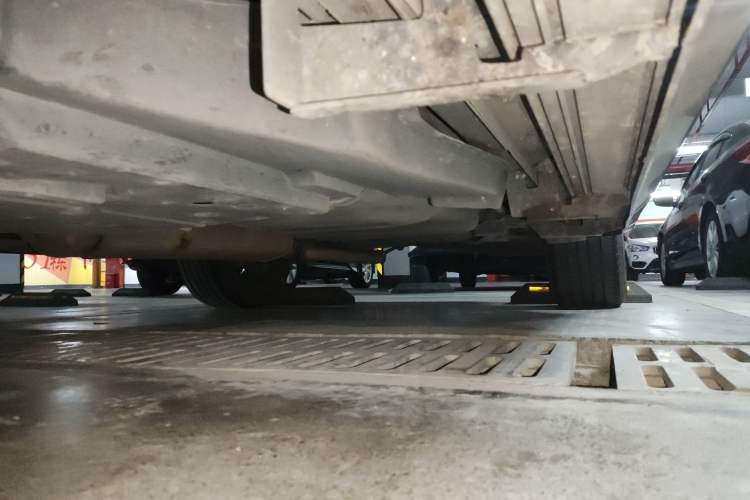 Used Toyota RAV4 2013 2.5L Automatic 4x4 Luxury Edition Chassis Front Left