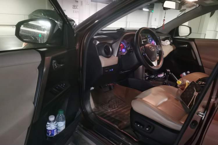 Used Toyota RAV4 2013 2.0L CVT Four-Wheel Drive New Edition Driver Seat