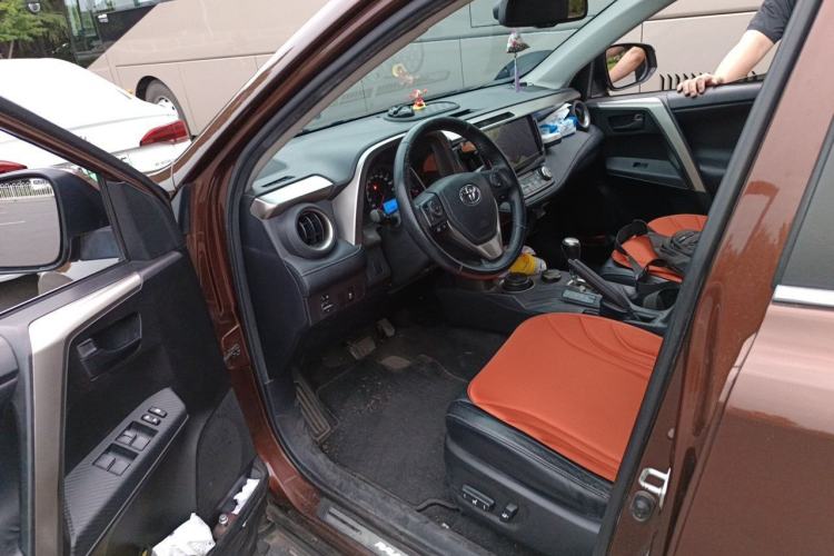 Used Toyota RAV4 2013 2.5L Automatic 4x4 Elite Edition Driver Seat