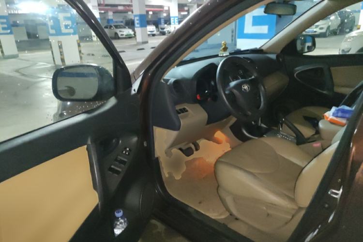 Used Toyota RAV4 2013 Special Edition 2.0L Automatic Classic Driver Seat