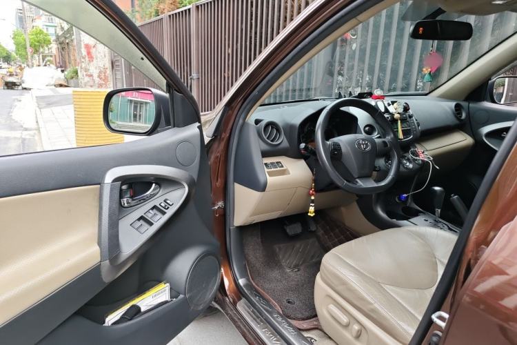 Used Toyota RAV4 2013 Special Edition 2.0L Automatic Elite Driver Seat