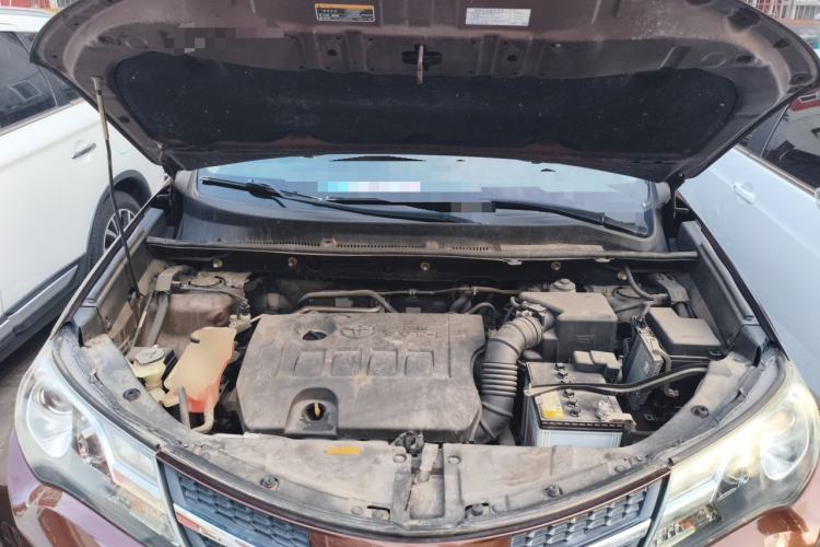 Used Toyota RAV4 2013 2.0L CVT Four-Wheel Drive New Edition Engine Bay
