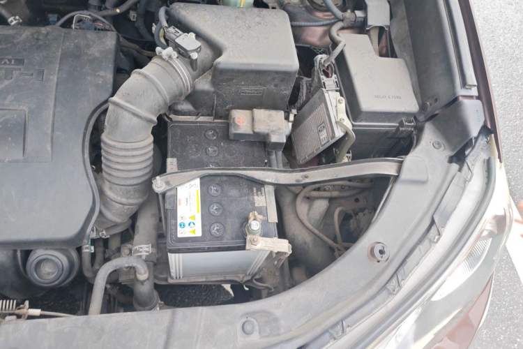 Used Toyota RAV4 2013 2.0L CVT Two-Wheel Drive Urban Edition Engine Bay Left