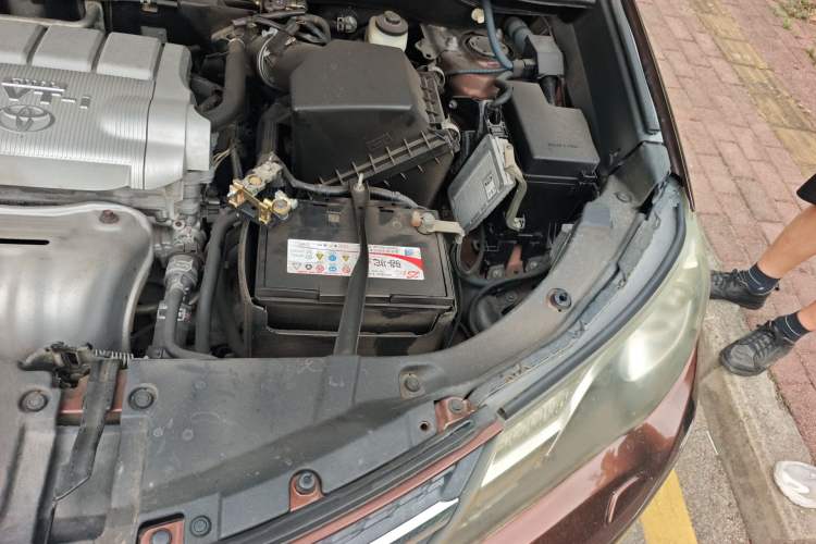 Used Toyota RAV4 2013 2.5L Automatic 4x4 Elite Edition Engine Bay Left