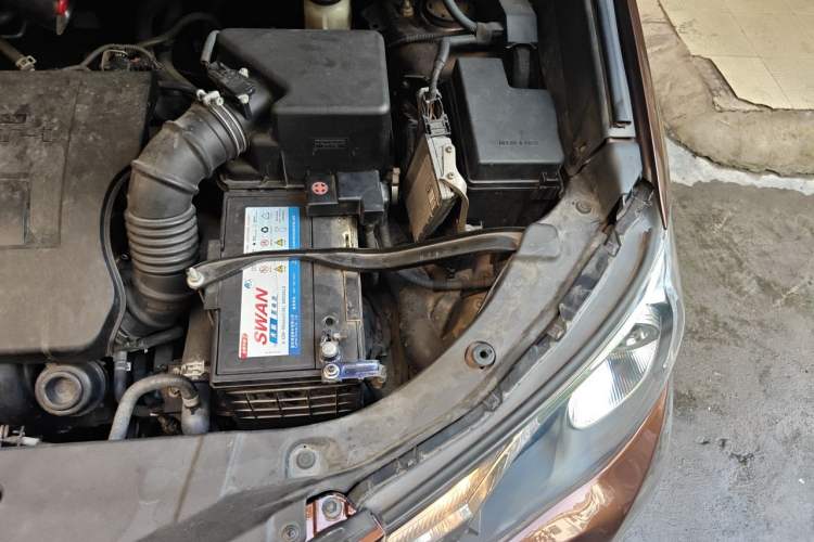 Used Toyota RAV4 2013 2.0L CVT Two-Wheel Drive Urban Edition Engine Bay Left
