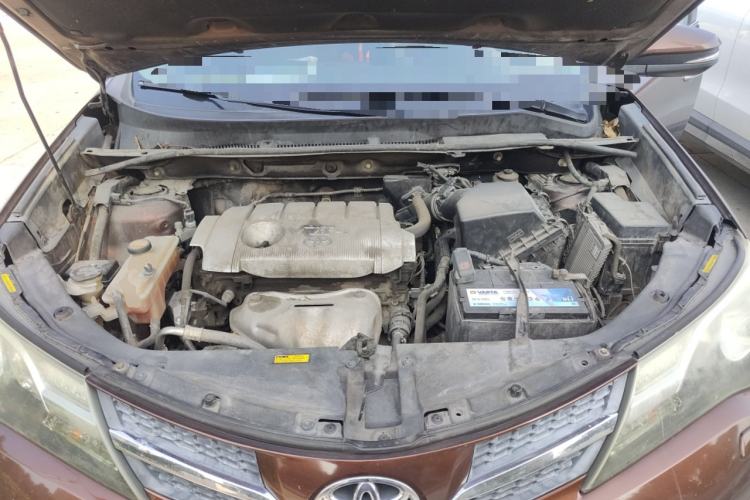 Used Toyota RAV4 2013 2.5L Automatic 4x4 Elite Edition Engine Bay