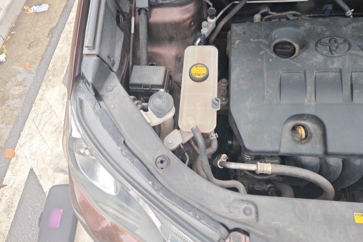 Used Toyota RAV4 2013 2.0L CVT Two-Wheel Drive Urban Edition Engine Bay Right