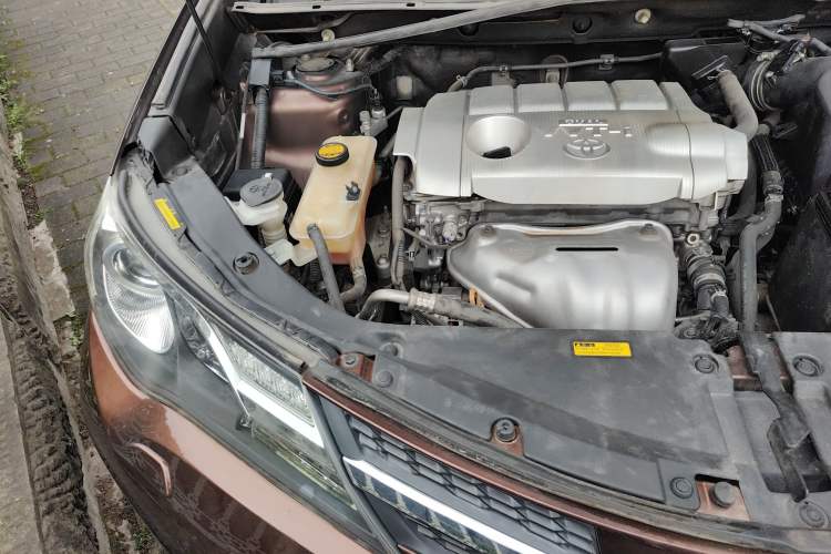 Used Toyota RAV4 2013 2.5L Automatic 4x4 Elite Edition Engine Bay Right