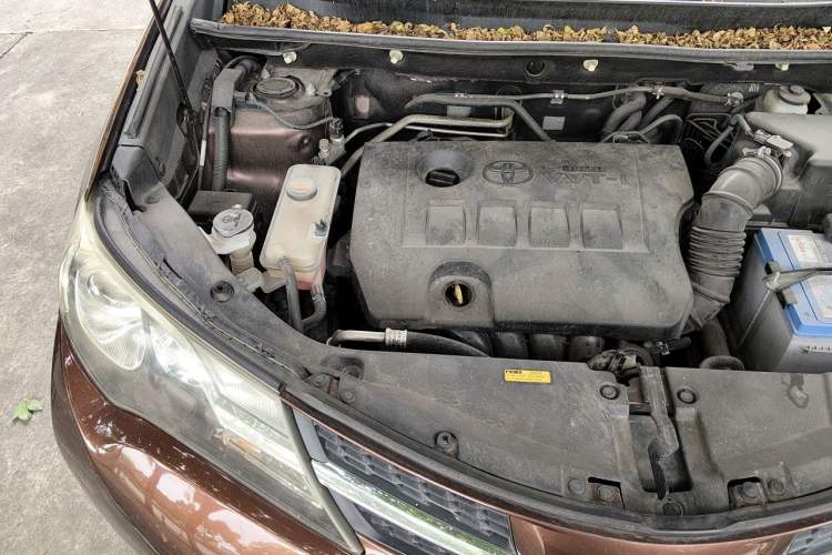 Used Toyota RAV4 2013 2.0L CVT Four-Wheel Drive New Edition Engine Bay Right