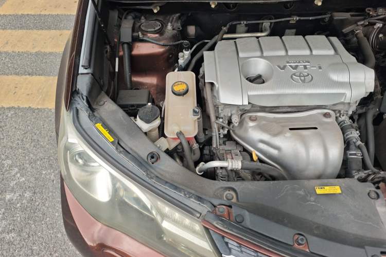 Used Toyota RAV4 2013 2.5L Automatic 4x4 Elite Edition Engine Bay Right