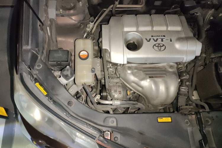 Used Toyota RAV4 2013 2.5L Automatic 4x4 Luxury Edition Engine Bay Right