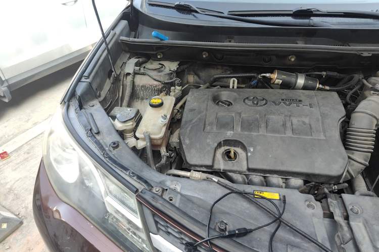 Used Toyota RAV4 2013 2.0L CVT Two-Wheel Drive Urban Edition Engine Bay Right
