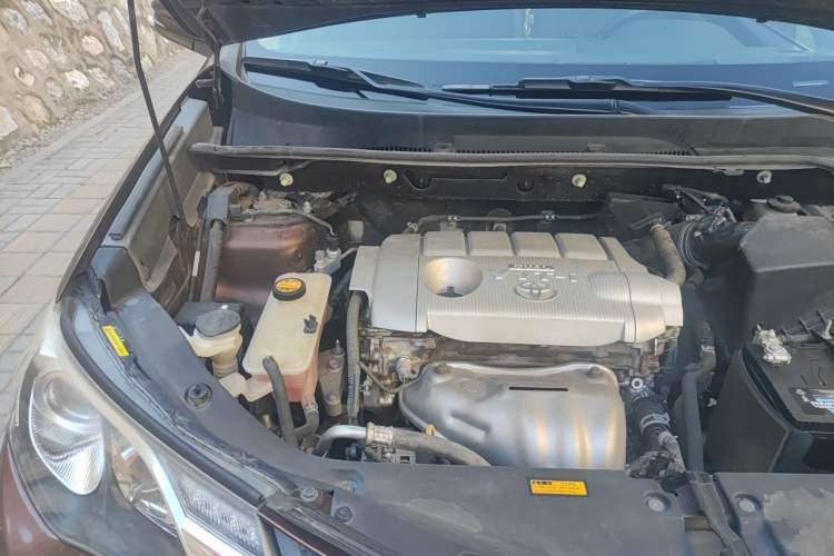 Used Toyota RAV4 2013 2.5L Automatic 4x4 Luxury Edition Engine Bay Right