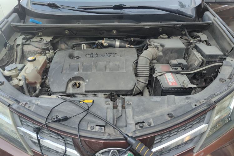 Used Toyota RAV4 2013 2.0L CVT Two-Wheel Drive Urban Edition Engine Bay