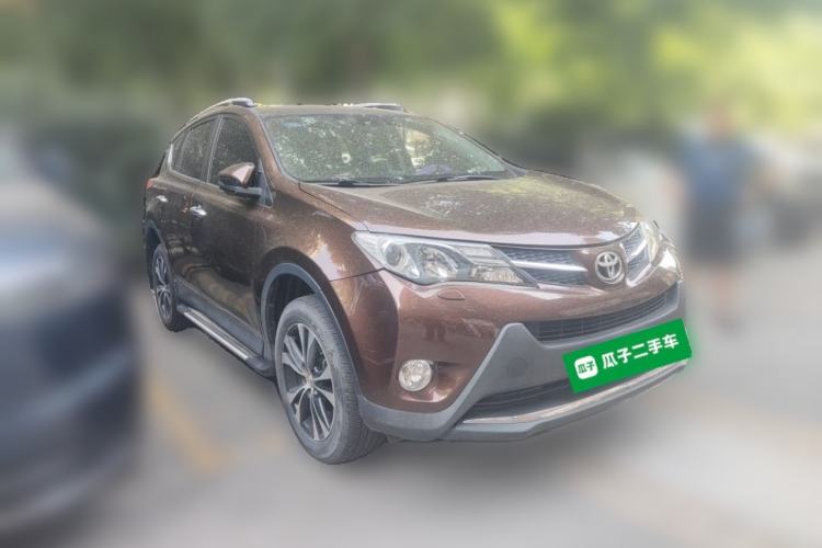 Used Toyota RAV4 2013 2.5L Automatic 4x4 Luxury Edition Front Right 45 Deg