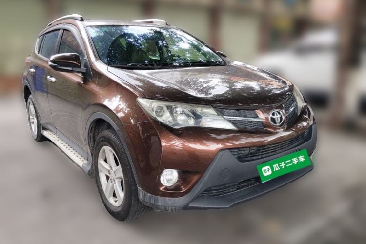 Used Toyota RAV4 2013 2.0L CVT Four-Wheel Drive New Edition Front Right 45 Deg