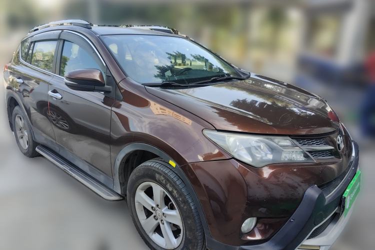 Used Toyota RAV4 2013 2.0L CVT Two-Wheel Drive Urban Edition Front Right 45 Deg