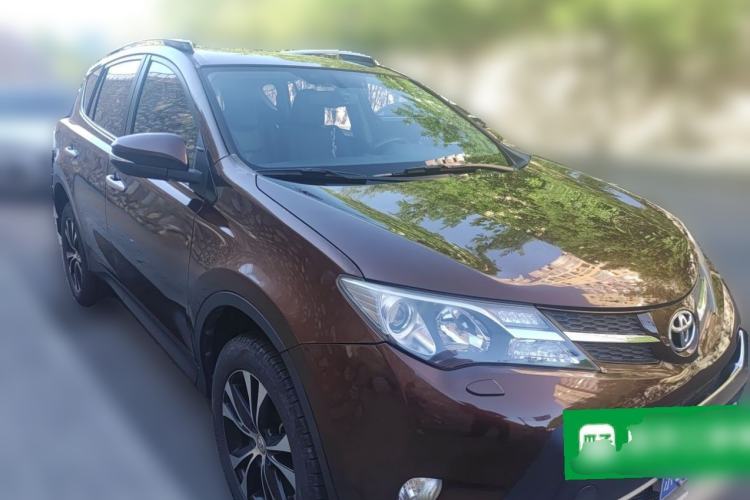 Used Toyota RAV4 2013 2.5L Automatic 4x4 Luxury Edition Front Right 45 Deg