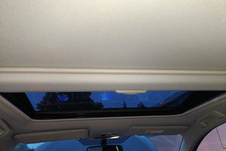 Used Toyota RAV4 2013 2.5L Automatic 4x4 Elite Edition Headliner
