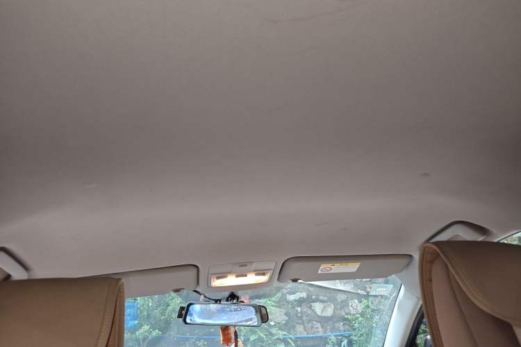 Used Toyota RAV4 2013 2.0L CVT Two-Wheel Drive Urban Edition Headliner