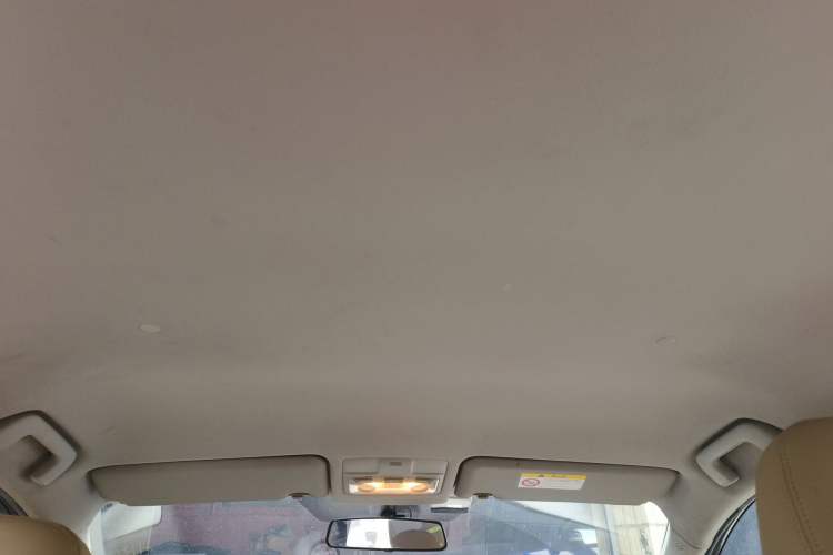 Used Toyota RAV4 2013 2.0L CVT Two-Wheel Drive Urban Edition Headliner