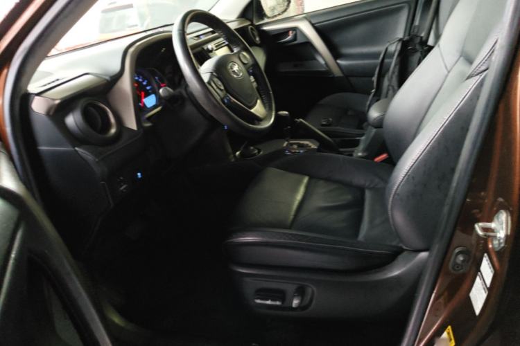 Used Toyota RAV4 2013 2.5L Automatic 4x4 Elite Edition Left Front Seat