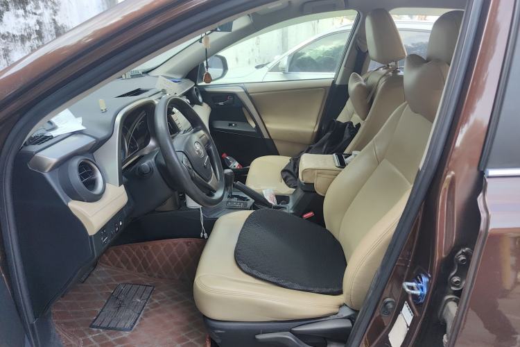 Used Toyota RAV4 2013 2.0L CVT Two-Wheel Drive Urban Edition Left Front Seat
