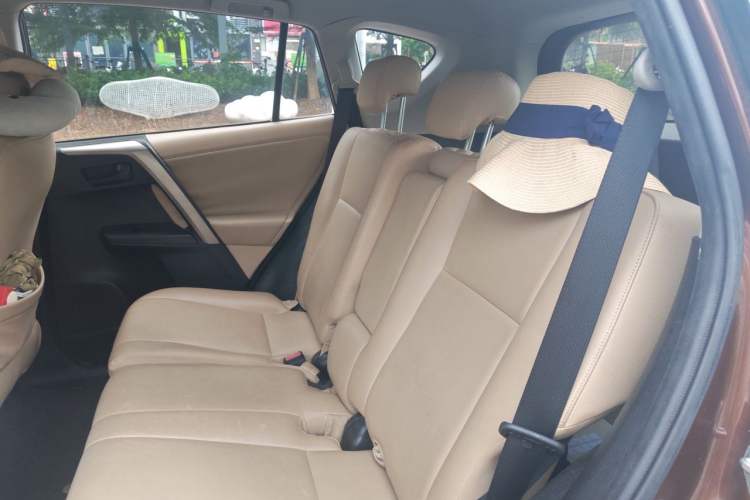 Used Toyota RAV4 2013 2.0L CVT Two-Wheel Drive Urban Edition Left Rear Seat