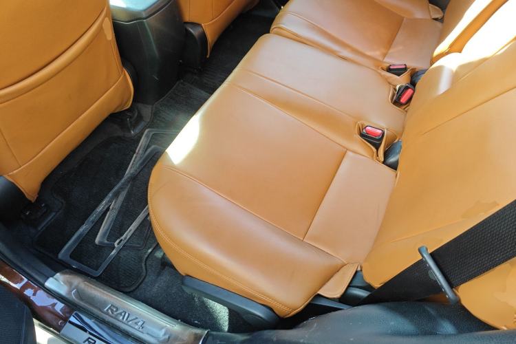 Used Toyota RAV4 2013 2.0L CVT Two-Wheel Drive Urban Edition Left Rear Seat