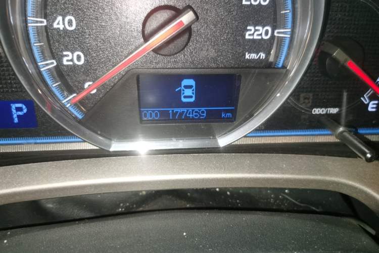 Used Toyota RAV4 2013 2.0L CVT Four-Wheel Drive New Edition Odometer Close Up