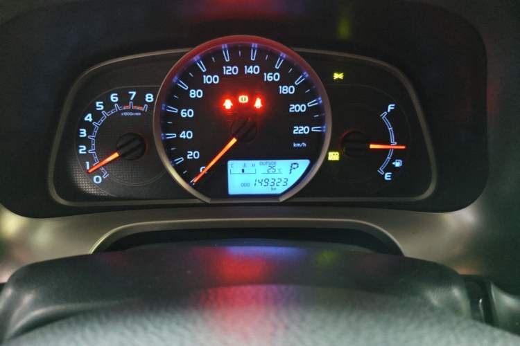 Used Toyota RAV4 2013 2.5L Automatic 4x4 Elite Edition Odometer Close Up