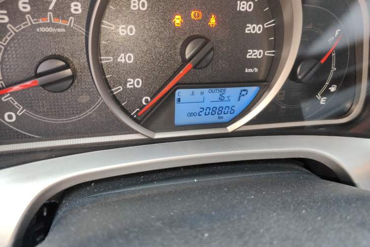 Used Toyota RAV4 2013 2.5L Automatic 4x4 Elite Edition Odometer Close Up