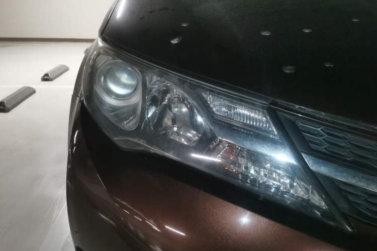 Used Toyota RAV4 2013 2.0L CVT Four-Wheel Drive New Edition Right Front Headlight