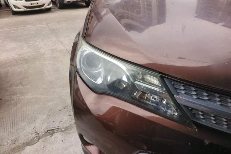 Used Toyota RAV4 2013 2.0L CVT Two-Wheel Drive Urban Edition Right Front Headlight