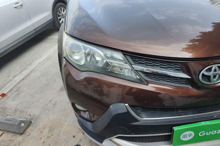 Used Toyota RAV4 2013 2.0L CVT Two-Wheel Drive Urban Edition Right Front Headlight