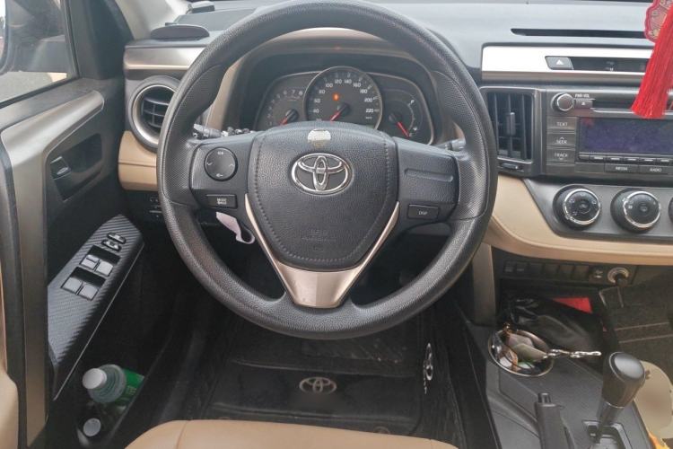 Used Toyota RAV4 2013 2.0L CVT Two-Wheel Drive Urban Edition Steering Wheel
