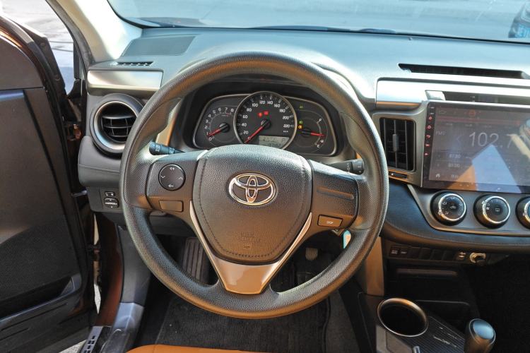 Used Toyota RAV4 2013 2.0L CVT Two-Wheel Drive Urban Edition Steering Wheel
